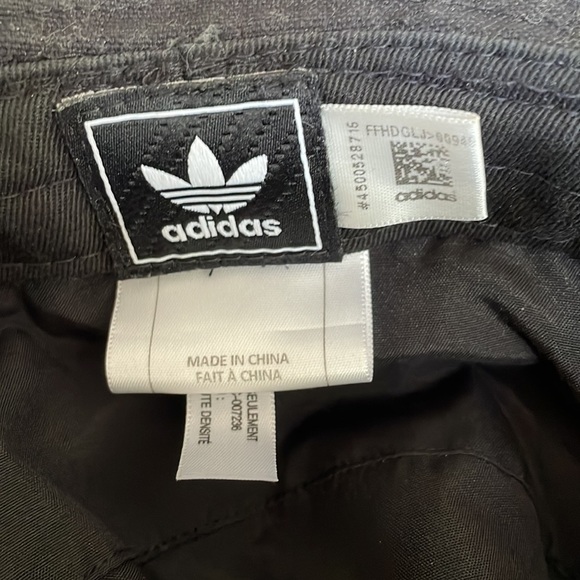ADIDAS BUCKET HAT - Picture 3 of 4